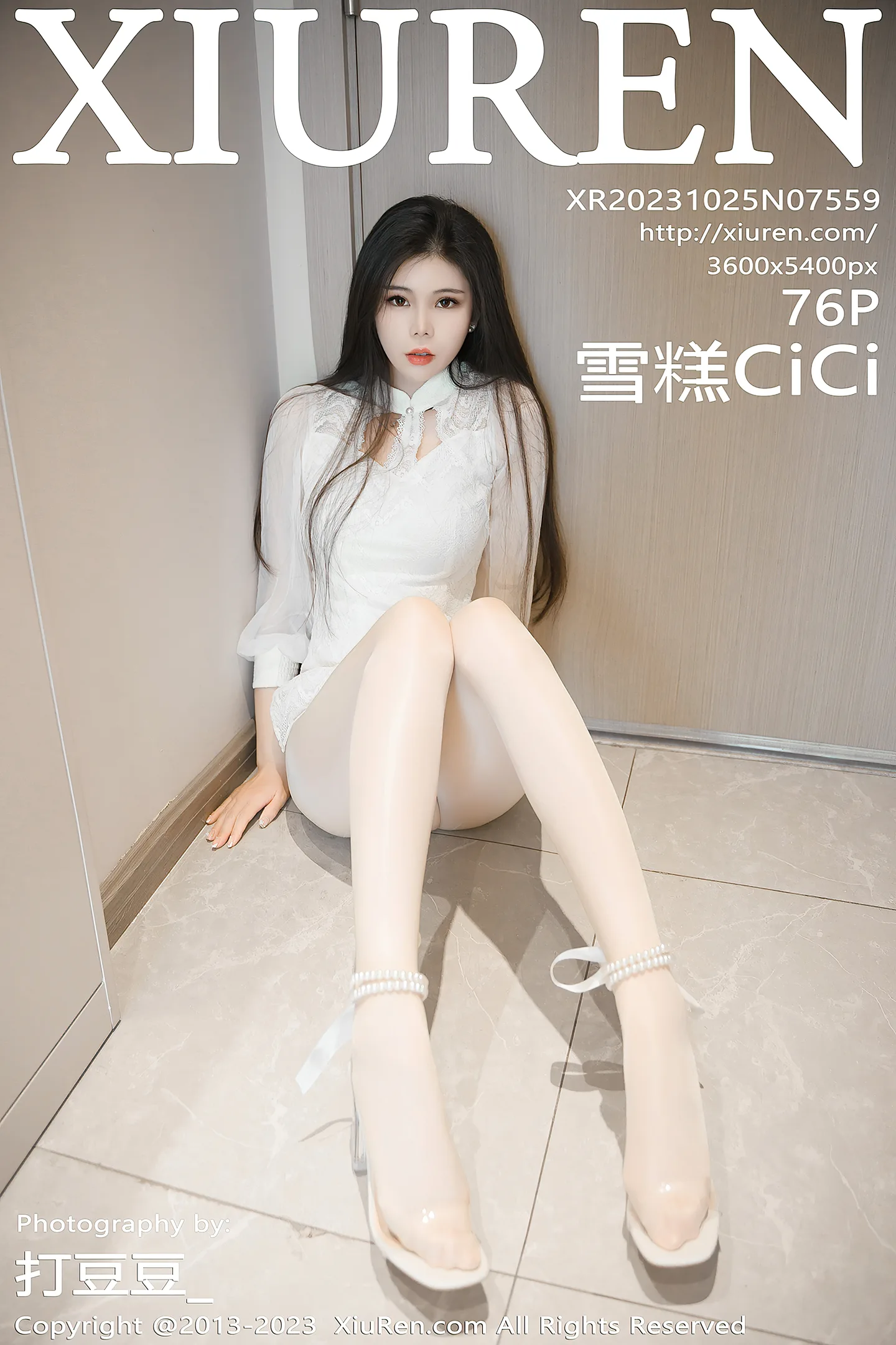 [XiuRen秀人网]No.7559_模特雪糕CiCi性感白色旗袍露墨绿内衣配开档肉丝惹火诱惑写真76P-秀人网 - XiuRen.Space